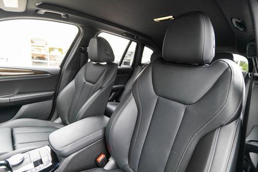 Aventurin Red Metallic 2023 BMW X3 xDrive30i