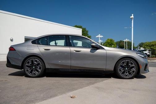 2026 BMW 550e 550e xDrive