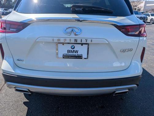 2022 INFINITI QX50 LUXE AWD