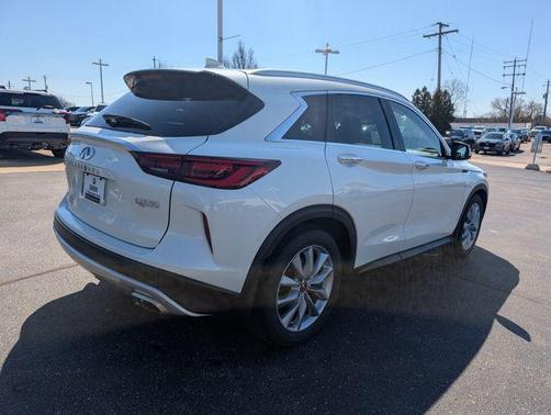 2022 INFINITI QX50 LUXE AWD