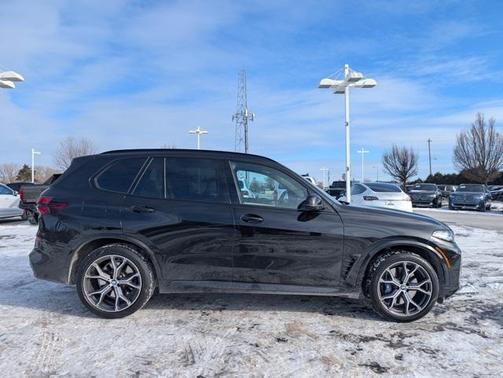 2024 BMW X5 M60i