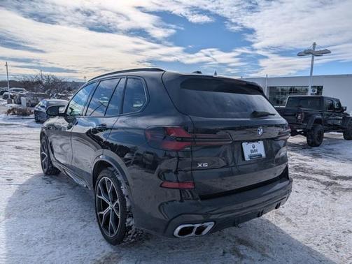 2024 BMW X5 M60i