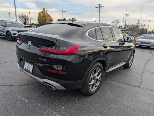 2022 BMW X4 xDrive30i
