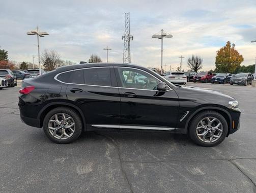2022 BMW X4 xDrive30i