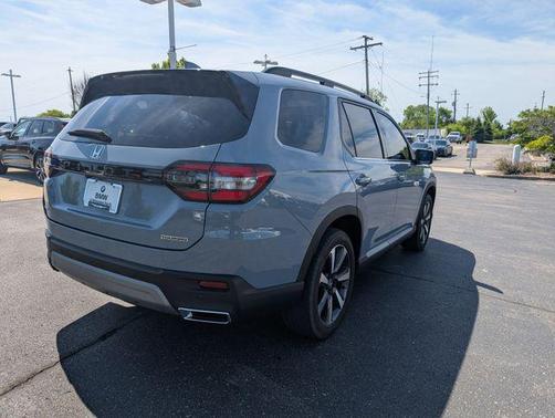 Gray 2024 Honda Pilot Touring 8-Passenger