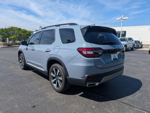 Gray 2024 Honda Pilot Touring 8-Passenger