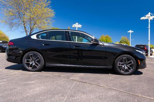 Black Sapphire Metallic 2027 BMW 530 i xDrive