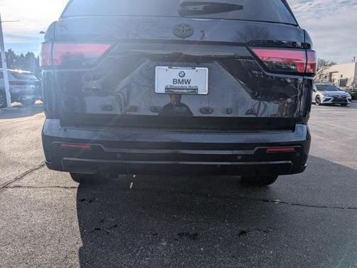 2024 Toyota Sequoia Platinum