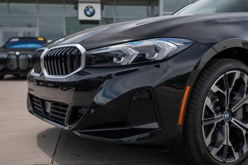 2025 BMW 330 i xDrive