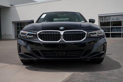 2025 BMW 330 i xDrive