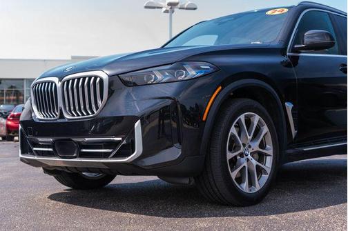 Black Sapphire Metallic 2024 BMW X5 xDrive40i