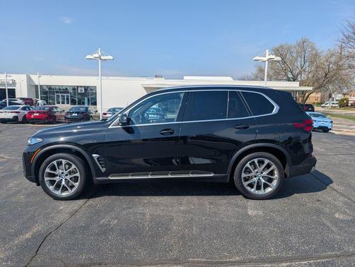 Black Sapphire Metallic 2024 BMW X5 xDrive40i