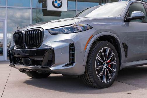 Skyscraper Grey Metallic 2026 BMW X5 xDrive40i