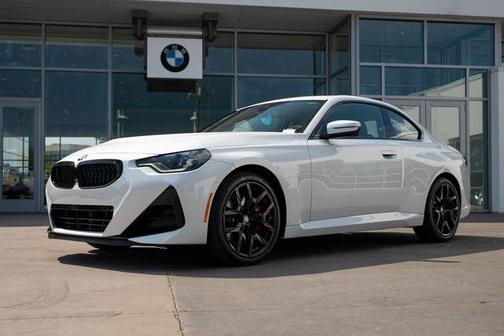 2025 BMW 230 i xDrive