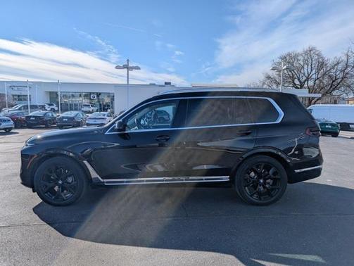 2025 BMW X7 xDrive40i