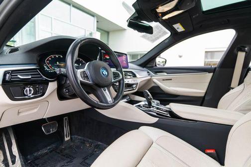 Jet Black 2023 BMW 530e Base