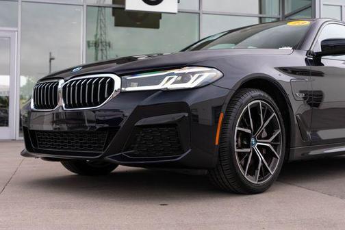 Jet Black 2023 BMW 530e Base