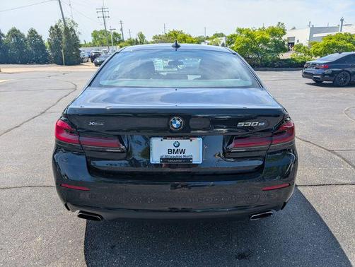 Black Sapphire Metallic 2021 BMW 530e Base