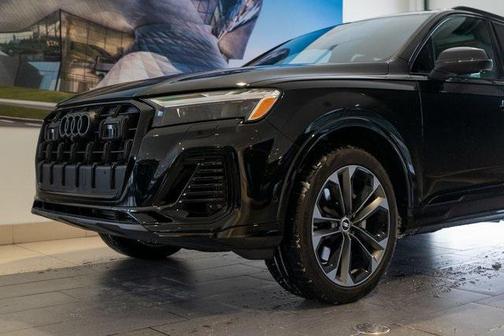 2025 Audi Q7 55 Premium Plus