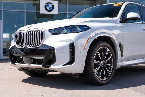 Mineral White Metallic 2026 BMW X5 xDrive40i