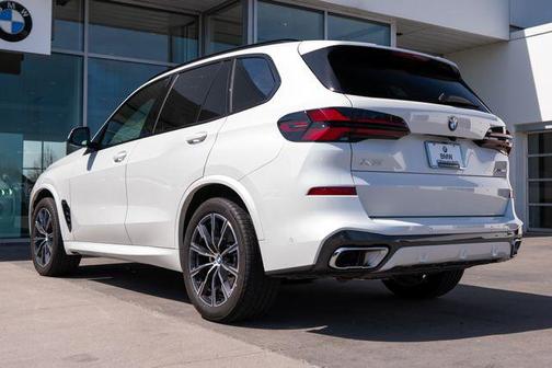 Mineral White Metallic 2026 BMW X5 xDrive40i