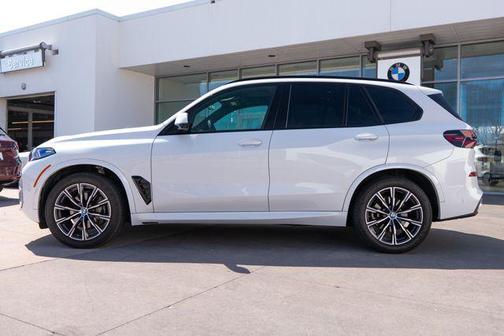 Mineral White Metallic 2026 BMW X5 xDrive40i