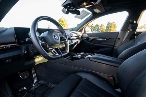 2025 BMW i5 xDrive40