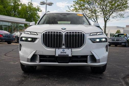 2025 BMW X7 xDrive40i