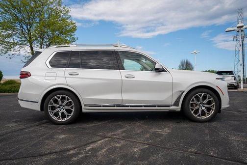 2025 BMW X7 xDrive40i
