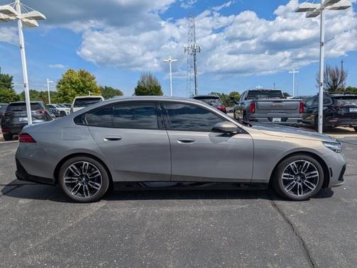 2024 BMW 530 i xDrive