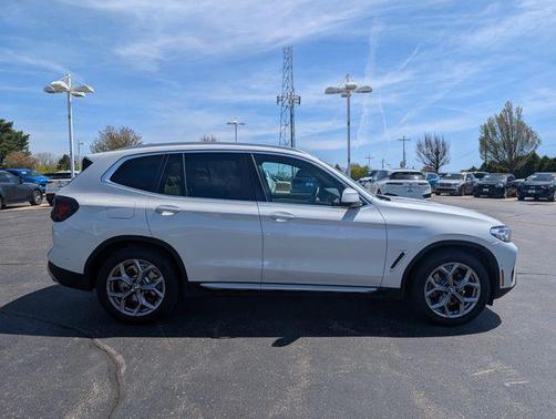 Mineral White Metallic 2023 BMW X3 xDrive30i