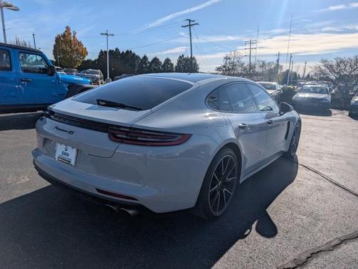 2018 Porsche Panamera 4S