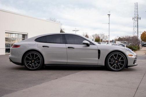 2018 Porsche Panamera 4S
