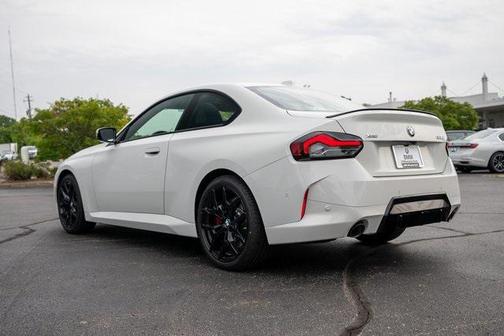 2025 BMW 230 i xDrive