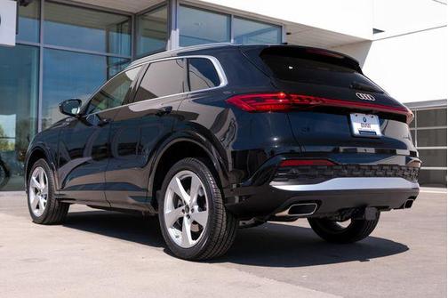 Mythos Black Metallic 2025 Audi Q5 Premium Plus TFSI quattro S tronic