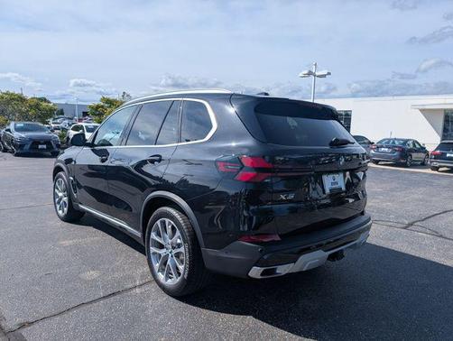 Black Sapphire Metallic 2026 BMW X5 xDrive40i