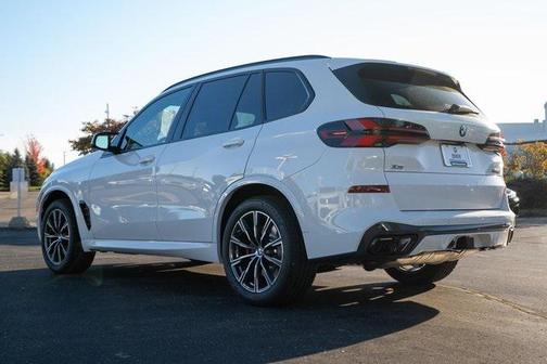 2026 BMW X5 M60i