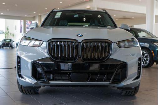 Brooklyn Grey Metallic 2026 BMW X5 xDrive40i