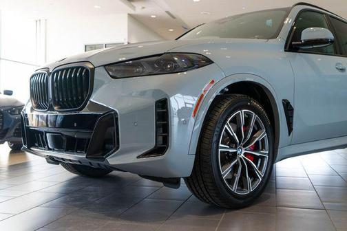 Brooklyn Grey Metallic 2026 BMW X5 xDrive40i