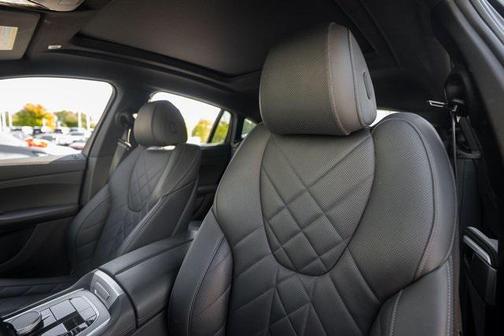 2023 BMW X6 xDrive40i