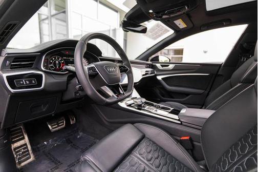 Sebring Black Crystal Effect 2023 Audi RS 7 4.0T