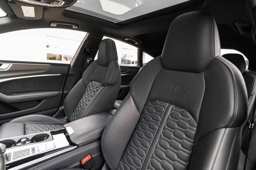 Sebring Black Crystal Effect 2023 Audi RS 7 4.0T