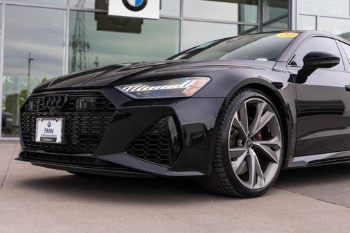 Sebring Black Crystal Effect 2023 Audi RS 7 4.0T