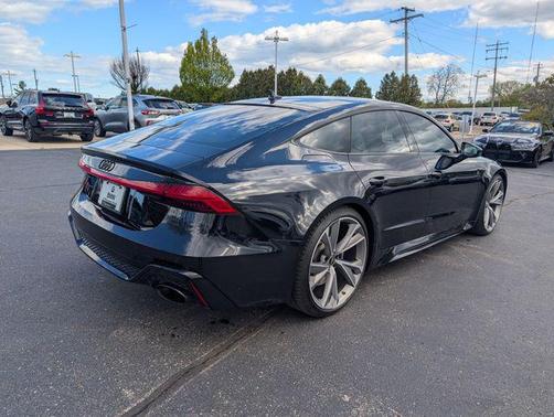 Sebring Black Crystal Effect 2023 Audi RS 7 4.0T