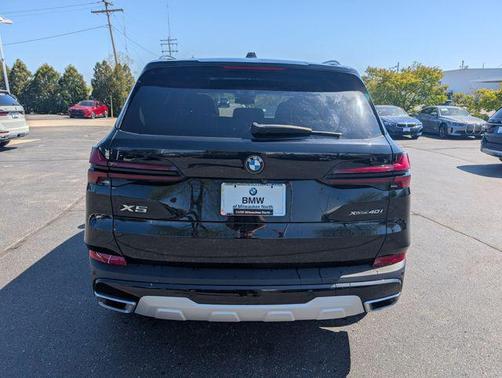 Black Sapphire Metallic 2024 BMW X5 xDrive40i