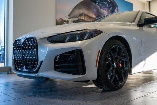 Mineral White Metallic 2026 BMW 430 i xDrive