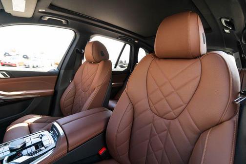 Black Sapphire Metallic 2026 BMW X5 xDrive40i