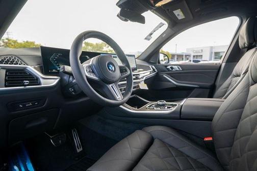 2026 BMW X5 M60i