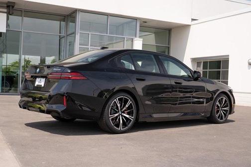 2026 BMW 550e 550e xDrive