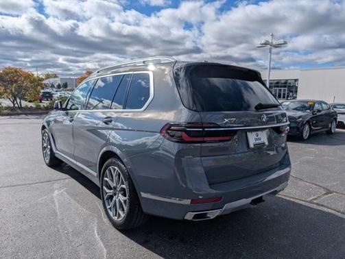 2025 BMW X7 xDrive40i